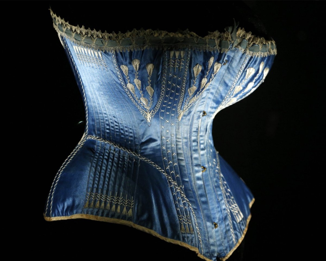 История ортопедического корсета